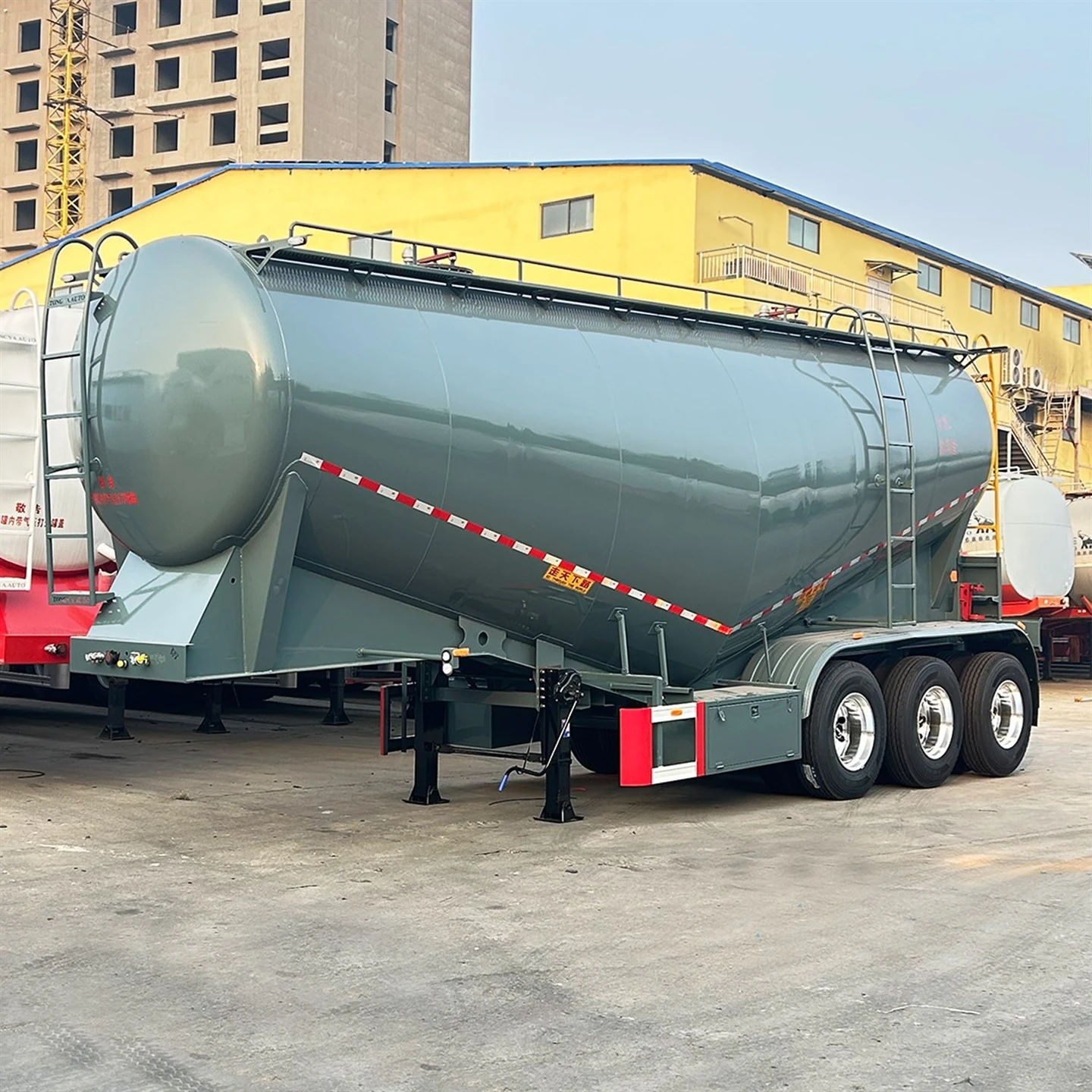 Bulk Cement Tanker Semi Trailer สำหรับผง